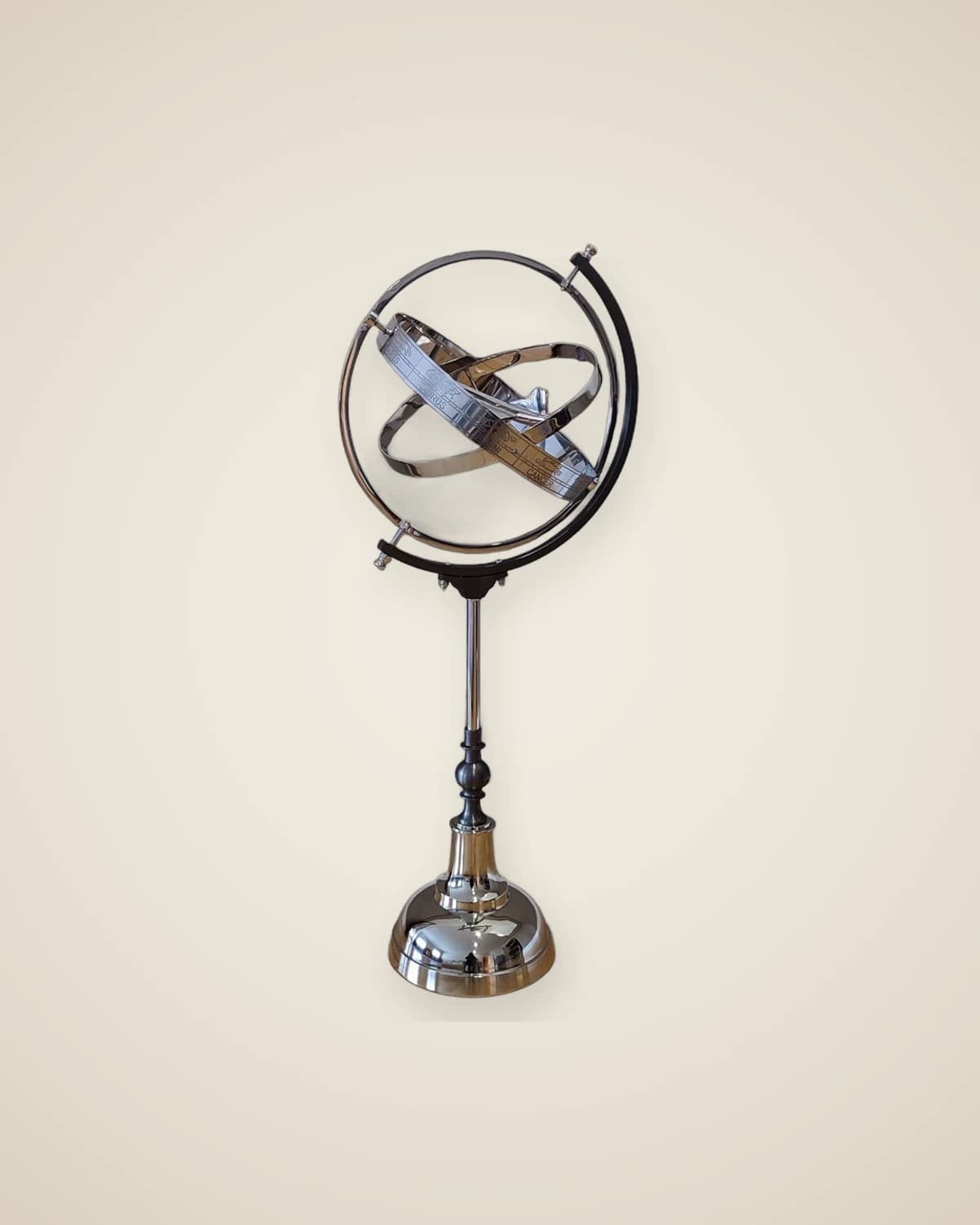 Объект "Самолет" в серебряной сфере Глобуса — TUTA — 4