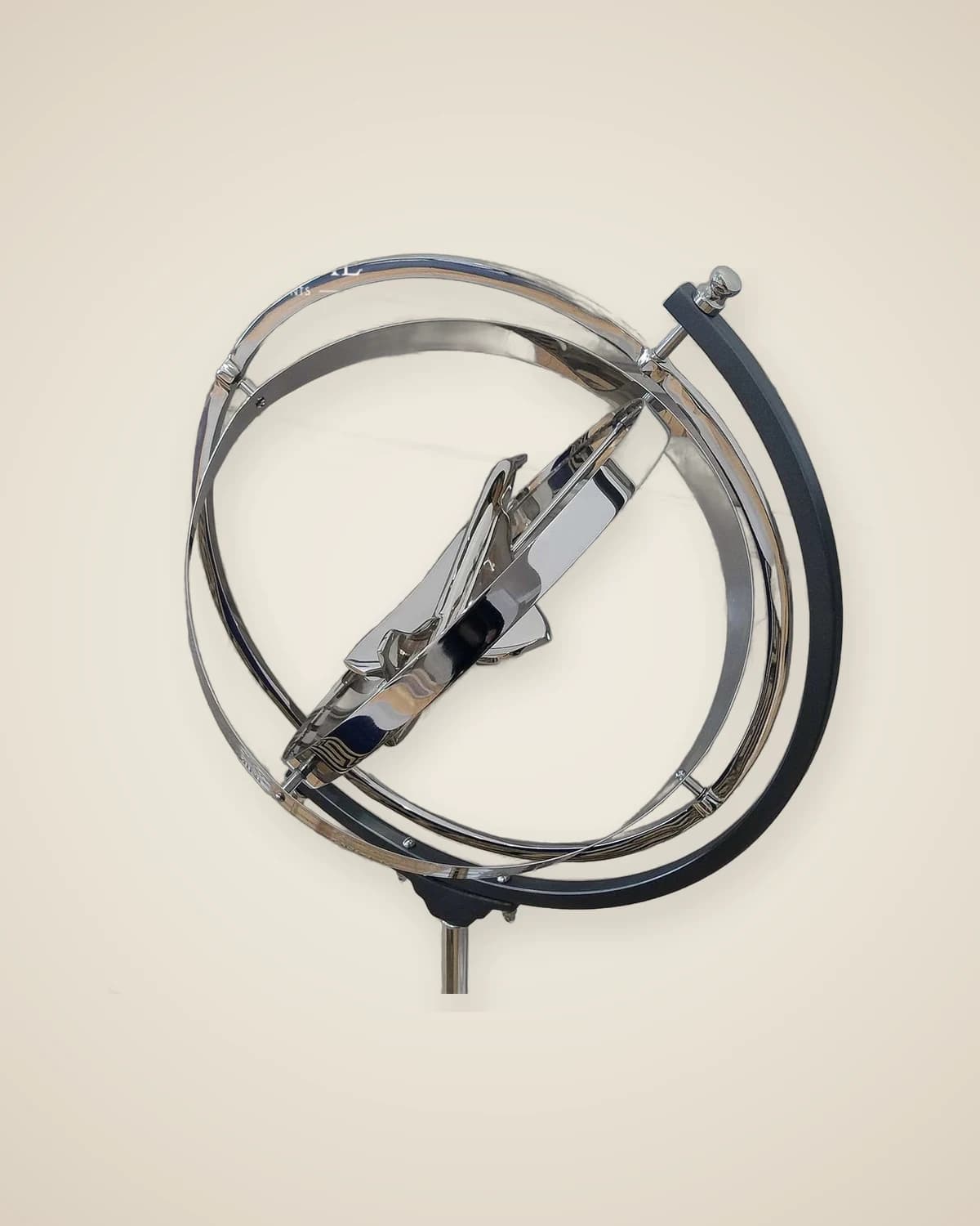 Объект "Самолет" в серебряной сфере Глобуса — TUTA — 5