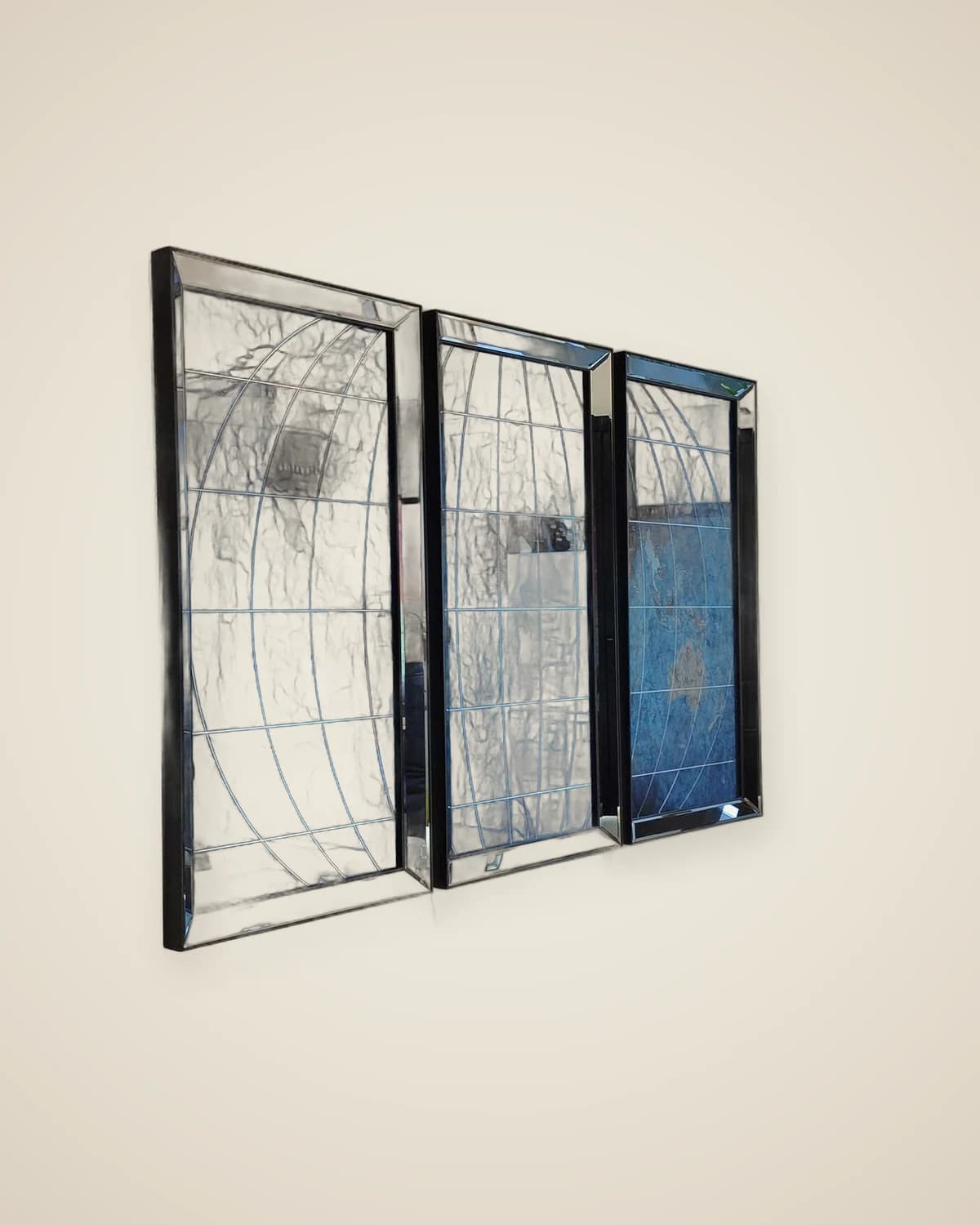 Bluesky dekorativer und moderner Glasspiegel mit Weltthema, detailliertes 3-teiliges Gemälde — TUTA — 4
