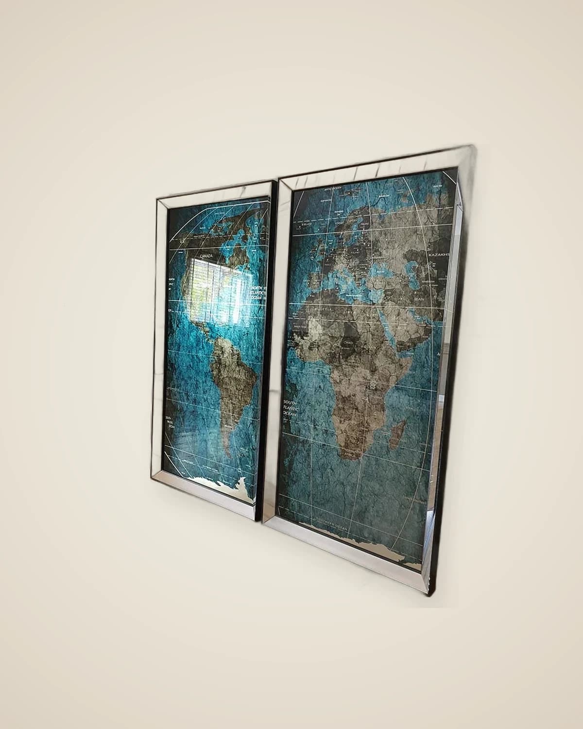 Dekoratives modernes Gemäldeset mit Weltmotiv — TUTA — 2