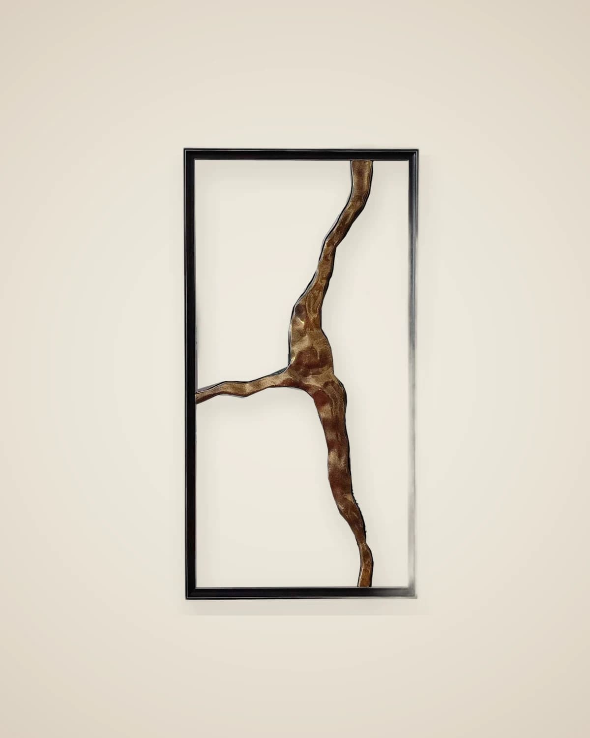 Dekorativer Wandspiegel mit außergewöhnlichen Linien – moderner Stil — TUTA — 2