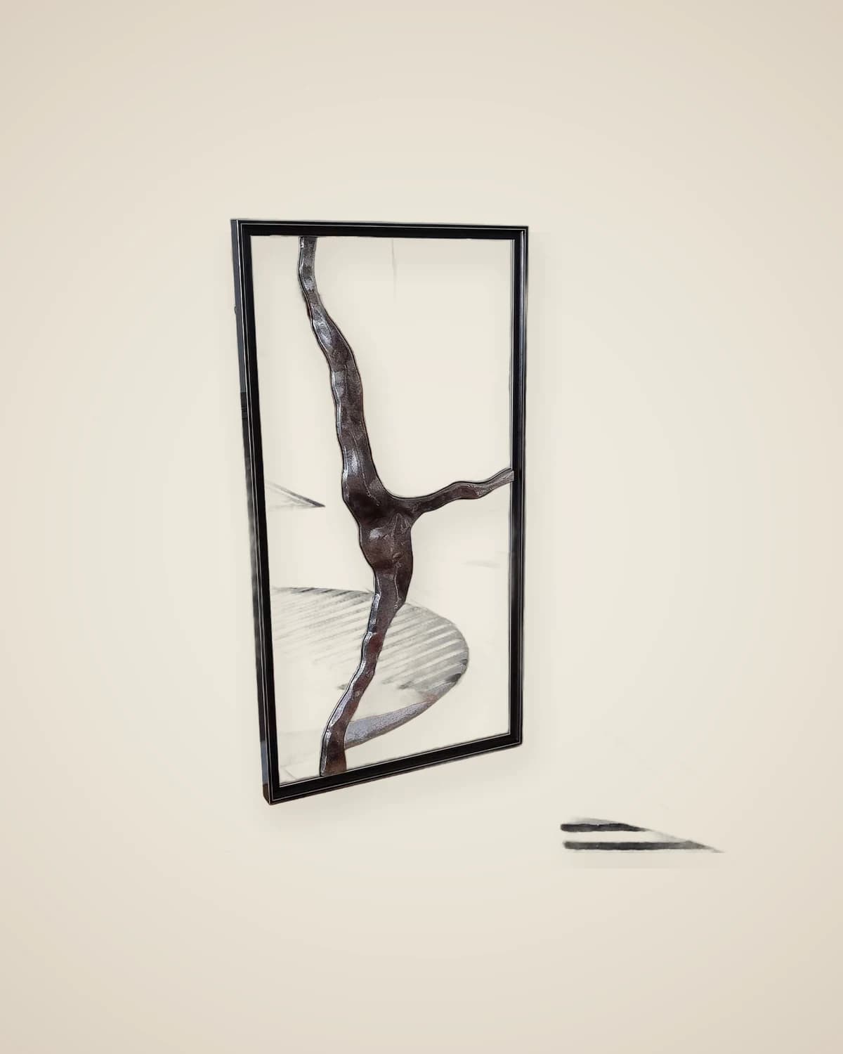 Außergewöhnlich gestalteter dekorativer Wandspiegel – moderner Stil, Silber — TUTA — 3