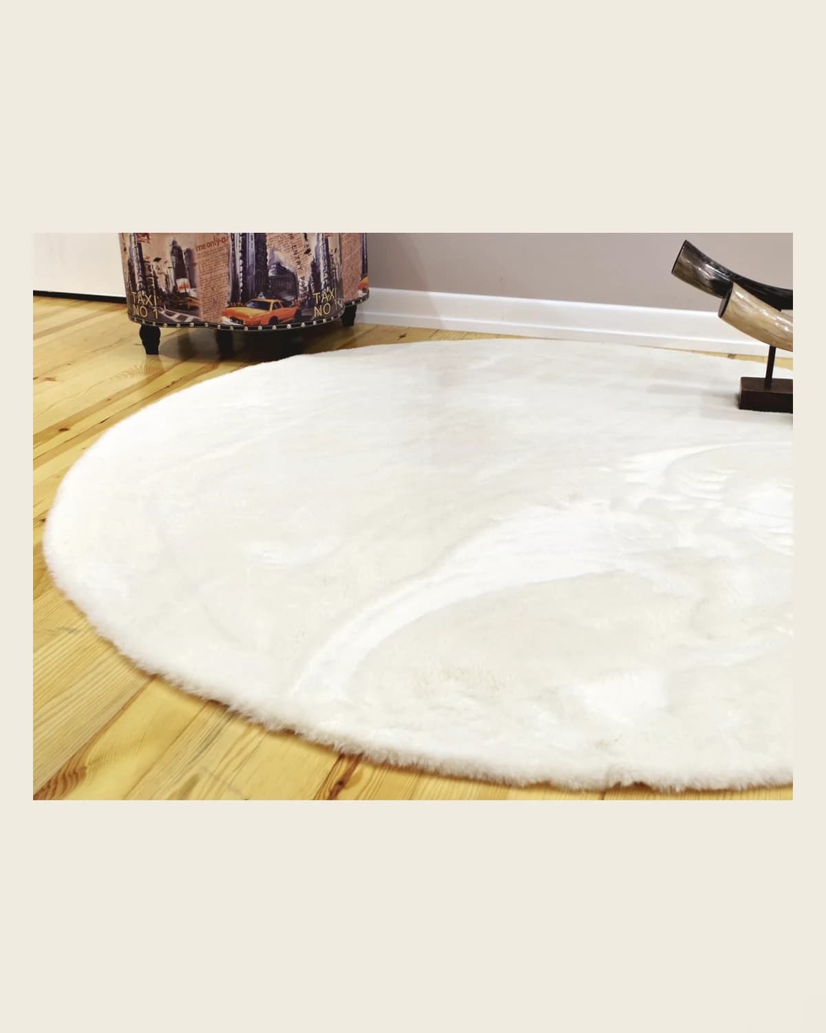 Weißer Fleece-Teppich aus künstlichem Kaninchenfell — TUTA — 3