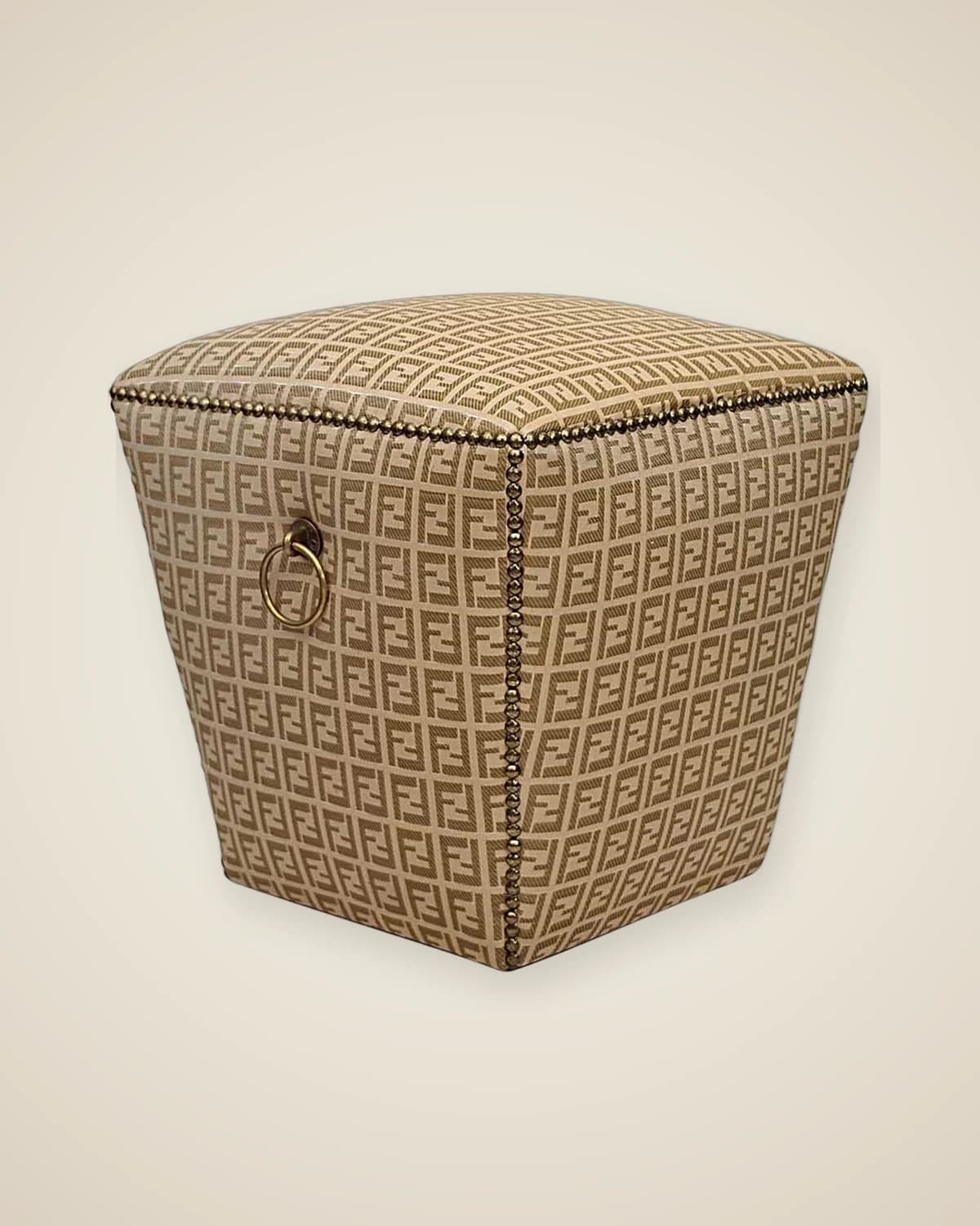 Fendi Design beige Luxus-Pouffe — TUTA — 2