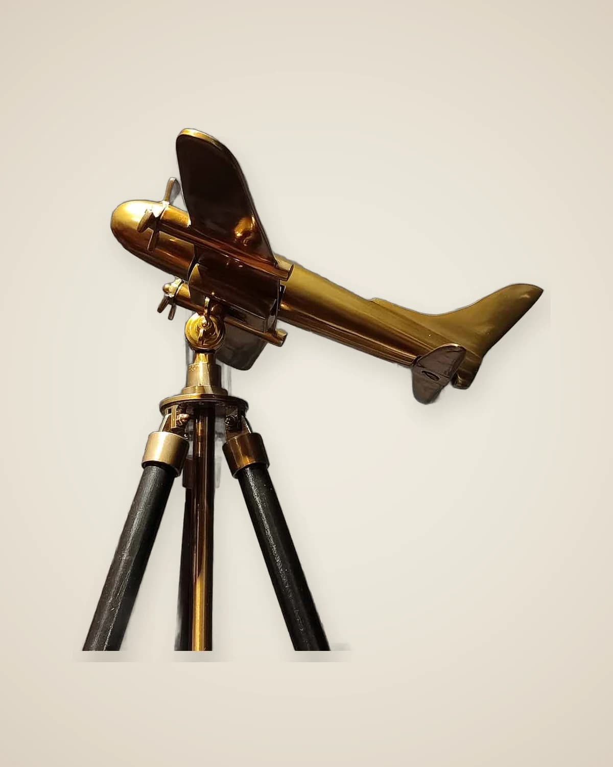 Флаер Черный декоративный самолетик с золотой подставкой 47x30x67 — TUTA — 5