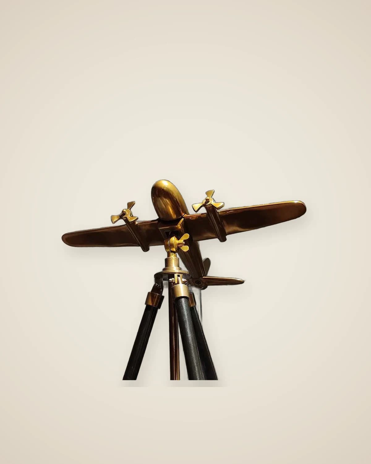 Флаер Черный декоративный самолетик с золотой подставкой 47x30x67 — TUTA — 6