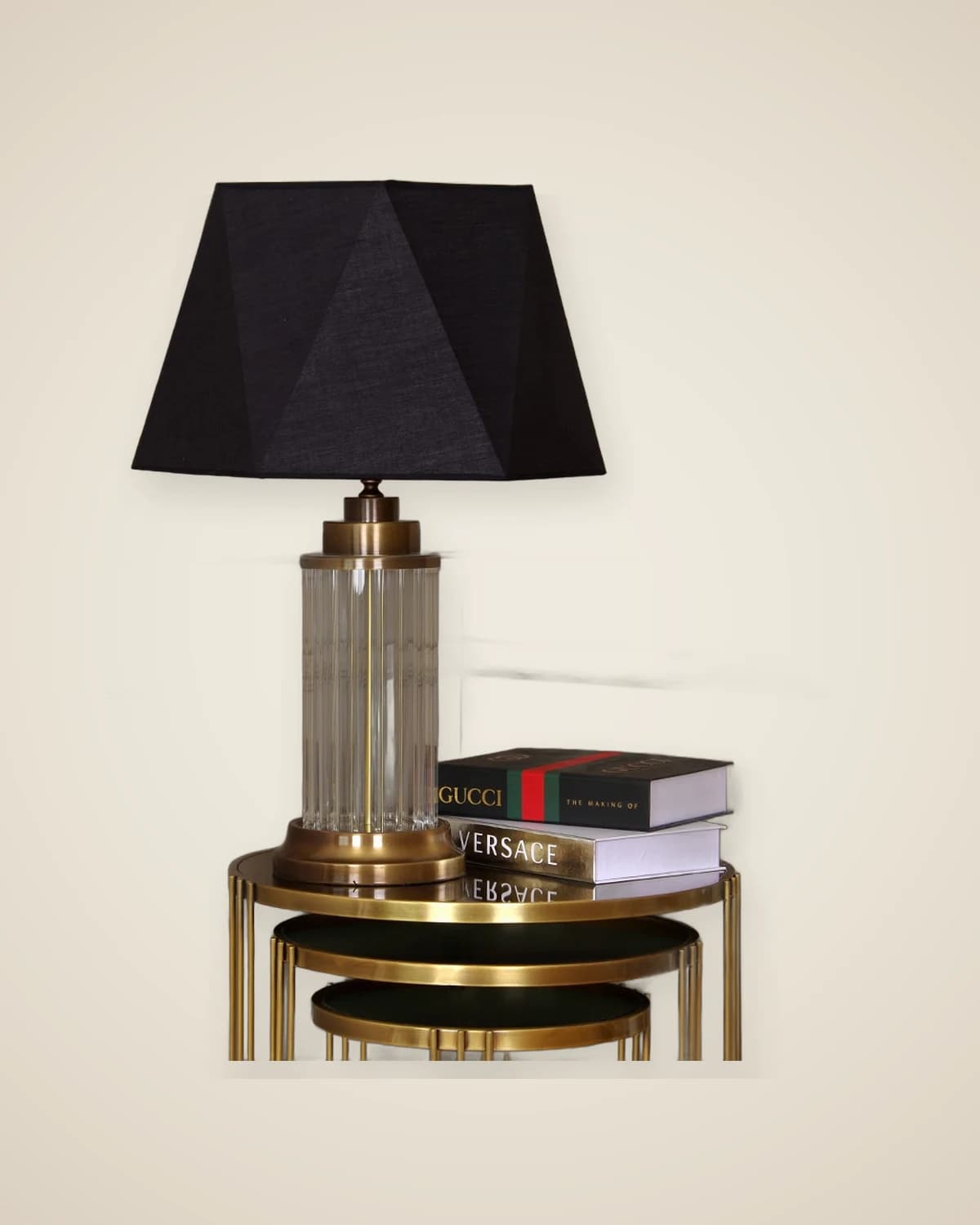 Glascov Lampenschirm aus Metall und Glas in Antikgold mit schwarzem Hut — TUTA — 3