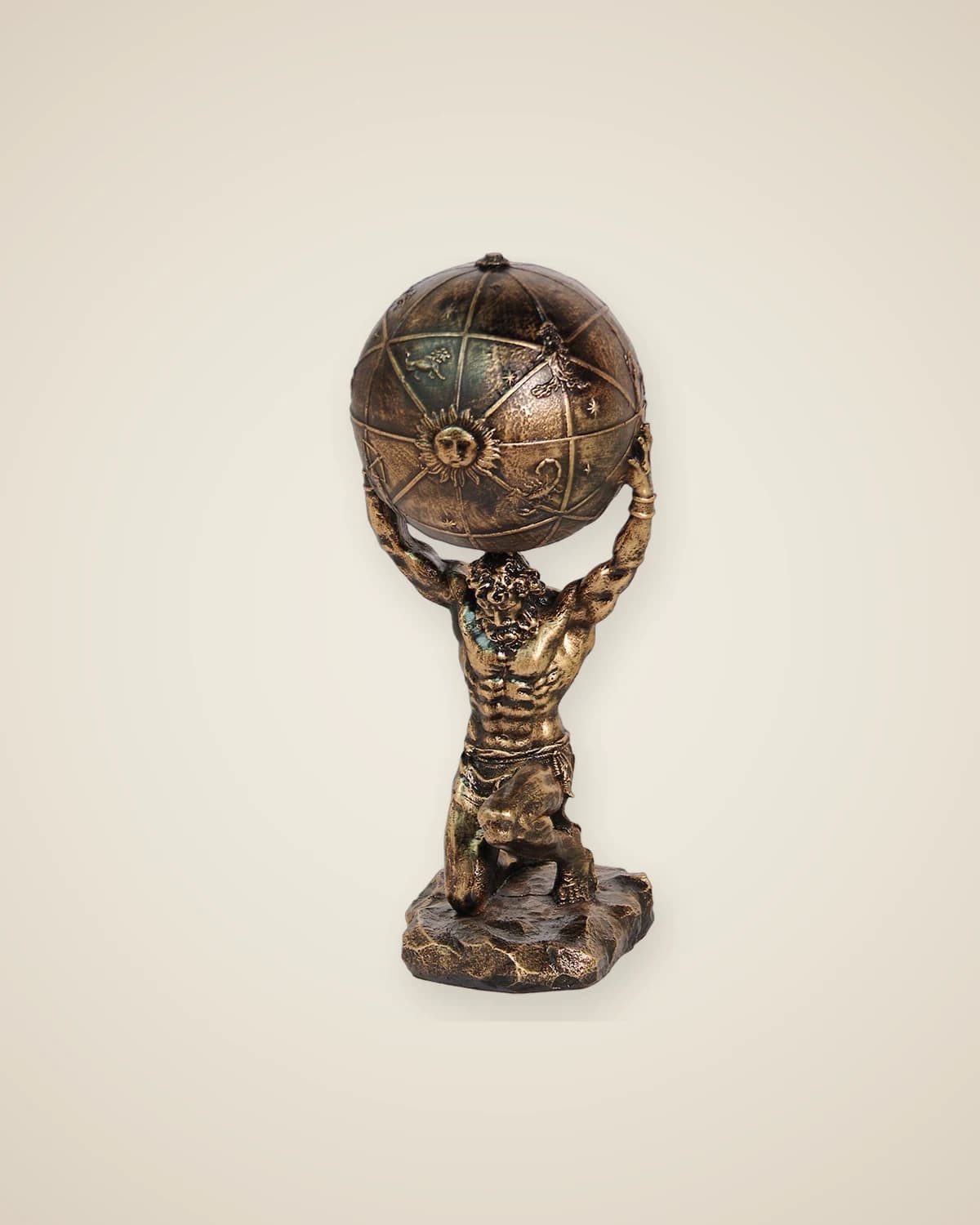 Herkulesstatue aus goldfarbenem Polyesterguss — TUTA — 2