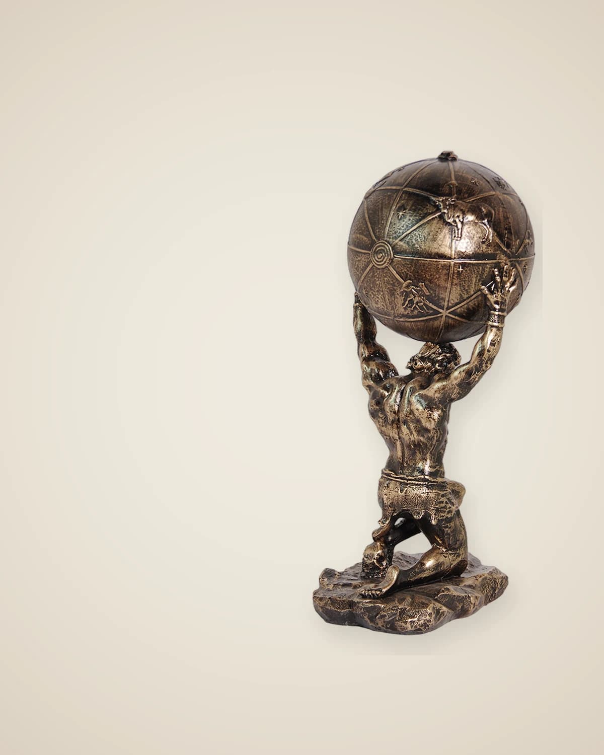 Herkulesstatue aus goldfarbenem Polyesterguss — TUTA — 6