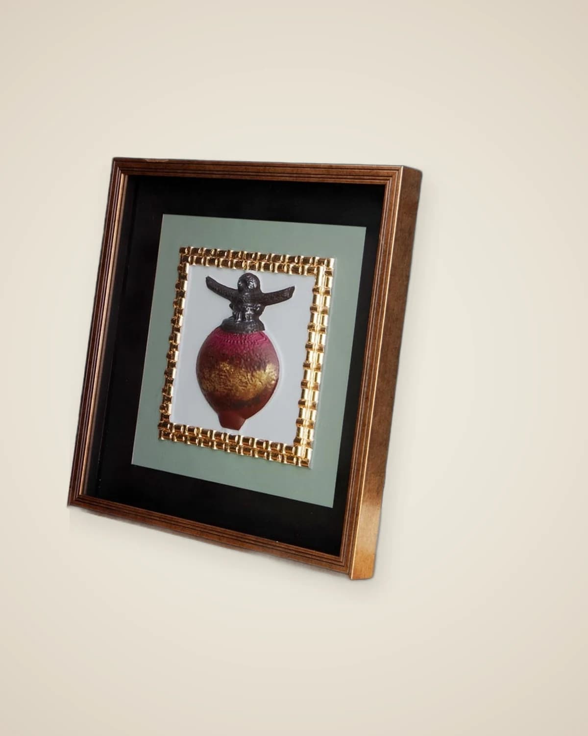 Dekorative Malerei mit goldenem Horn — TUTA — 6