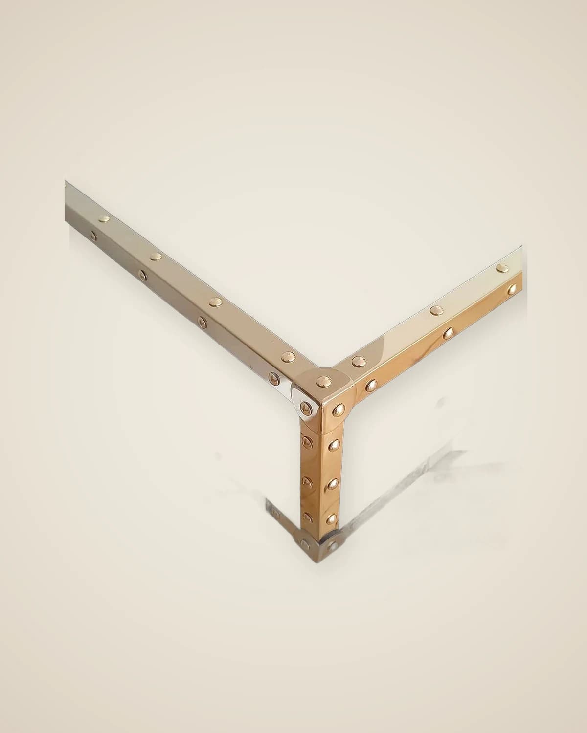 Dekorativer, luxuriöser und stilvoller Couchtisch Lasso, 45 x 45 x 76 cm — TUTA — 5