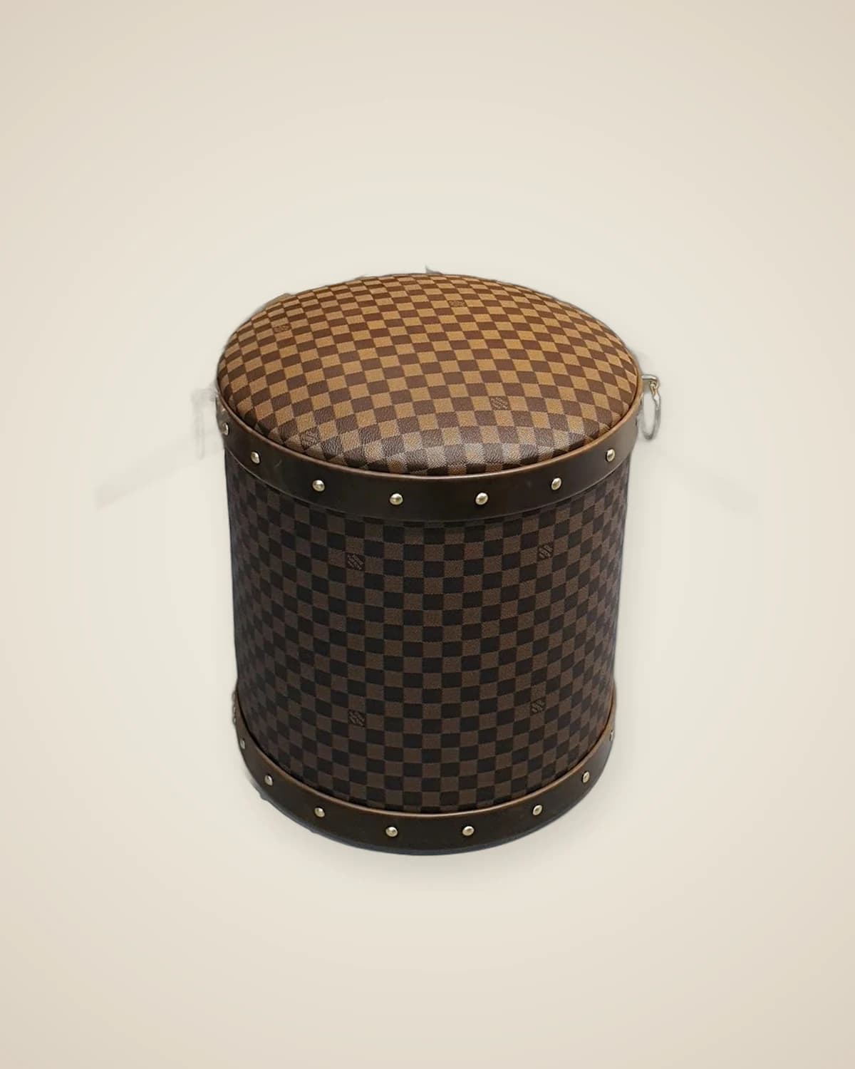 Louis Vuitton Design Luxus-Hocker in Braun und Gold — TUTA — 3
