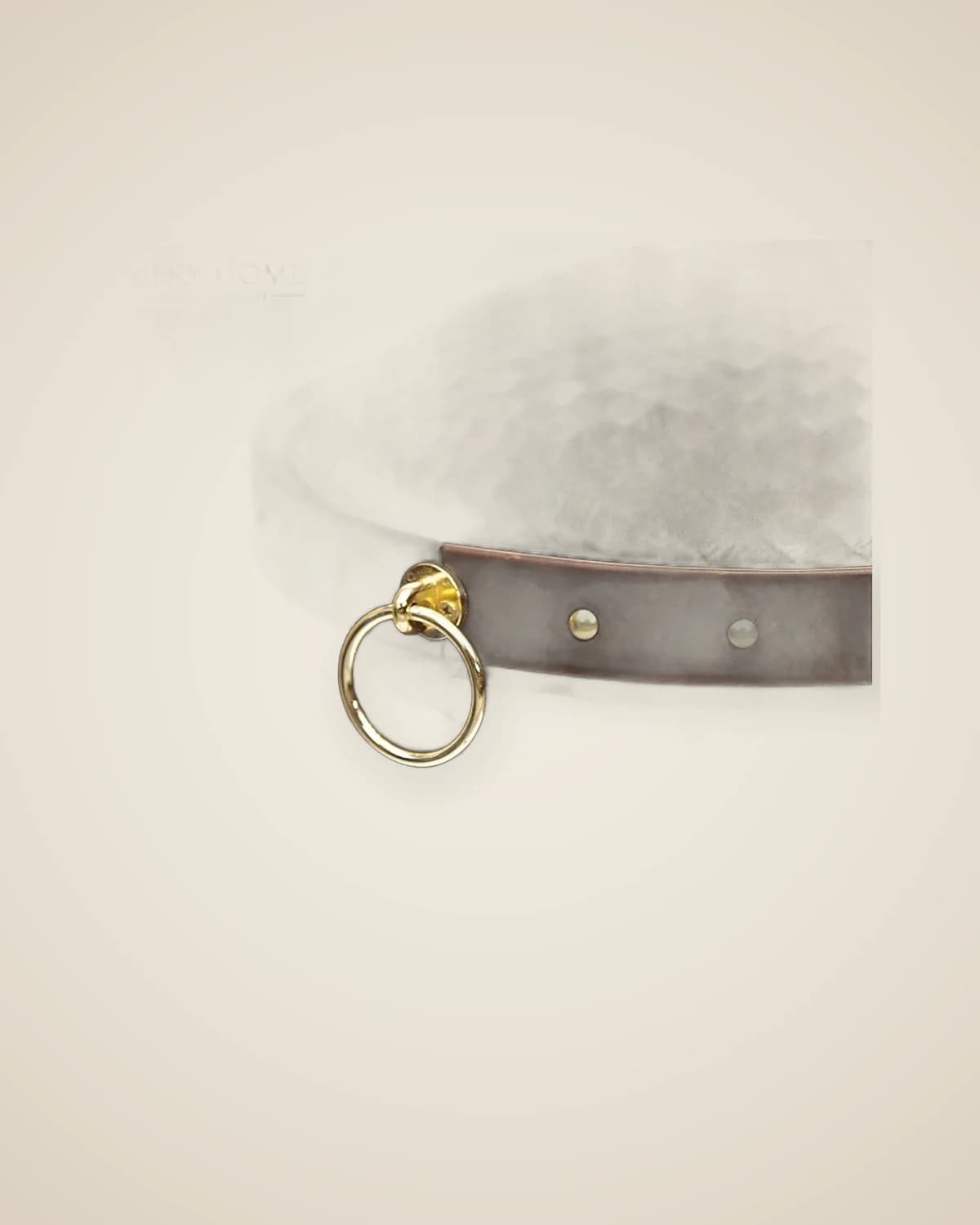 Louis Vuitton Design Luxus-Hocker in Braun und Gold — TUTA — 5