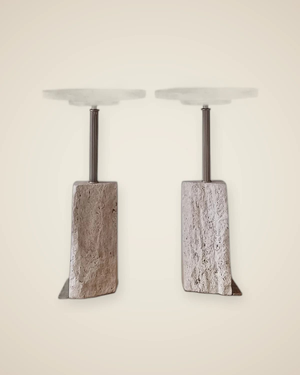 Luxuriöses und stilvolles Doppel-Beistelltisch-Set mit echtem Travertinstein — TUTA — 2