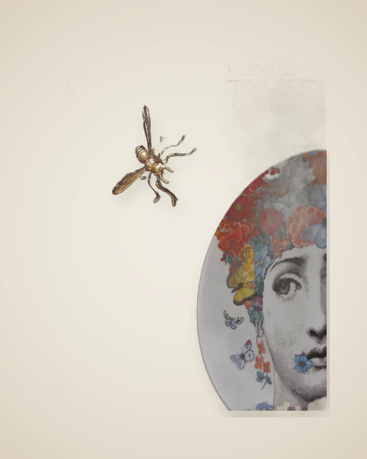 Luxuriöses dekoratives Gemälde mit Fornosetti-Teller — TUTA — 4