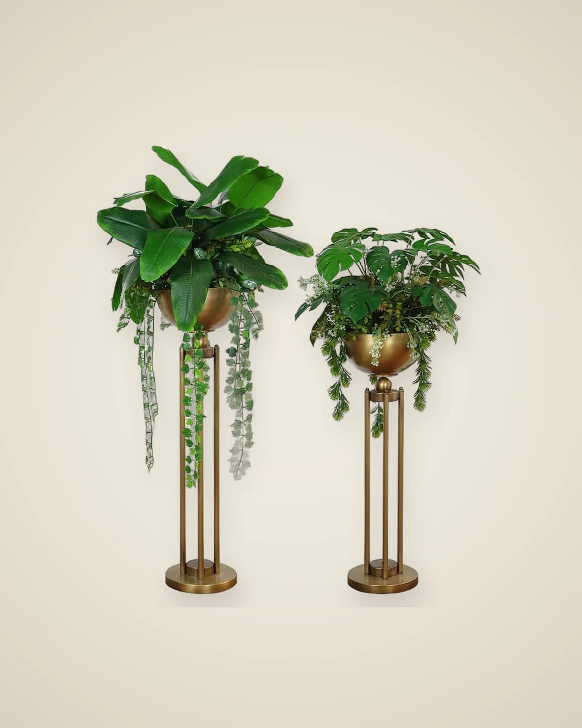 Роскошный старинный золотой цветочный горшок на металлических ножках — TUTA — 2