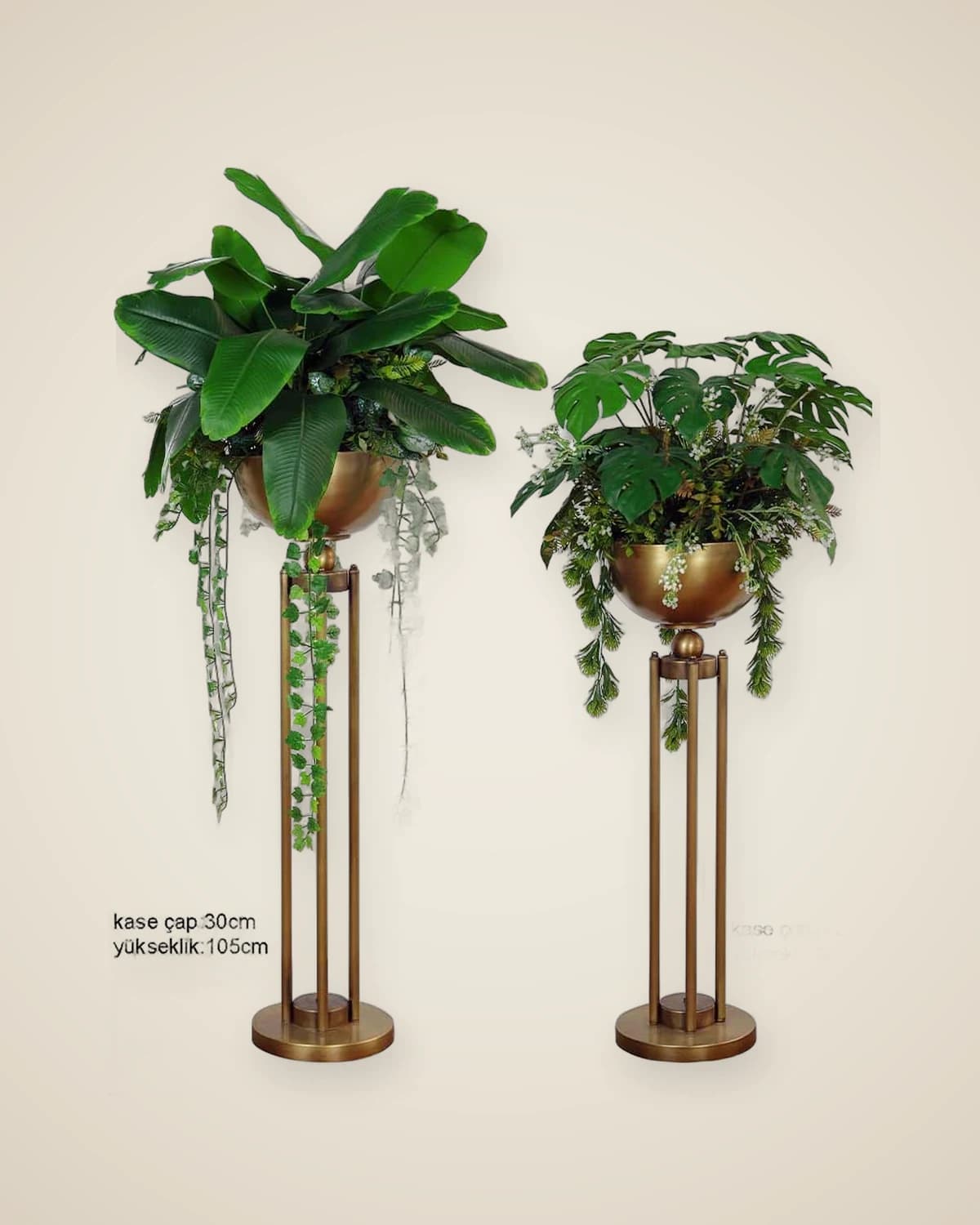 Роскошный старинный золотой цветочный горшок на металлических ножках — TUTA — 4