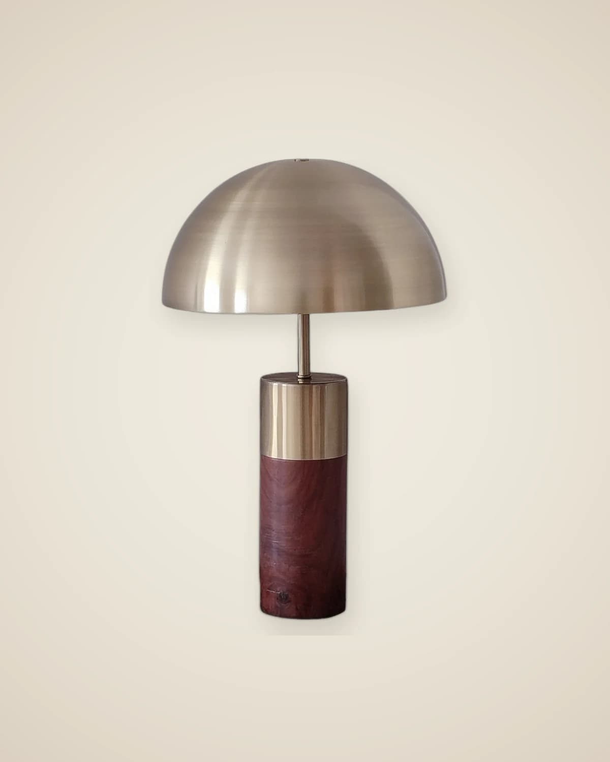 Marcello Luxuriöser und moderner Design-Lampenschirm mit Holzkörper und antikgoldenem Metallhut — TUTA — 2