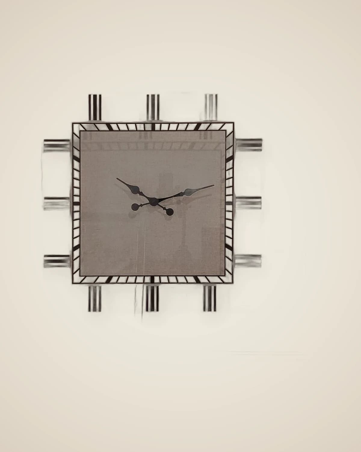 Marea Schwarz gerahmte quadratische dekorative Wanduhr und Gemälde 84 x 84 cm — TUTA — 2