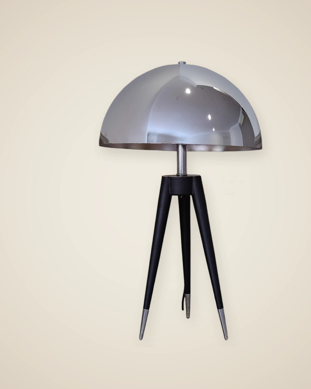 Metallstativ, Stativ, silberner Lampenschirm — TUTA — 4