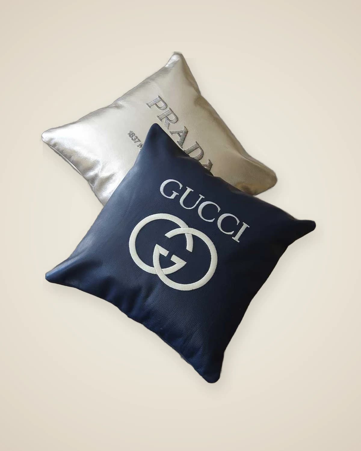 Модель декоративной декоративной подушки из натуральной темно-синей кожи Mist — TUTA — 3