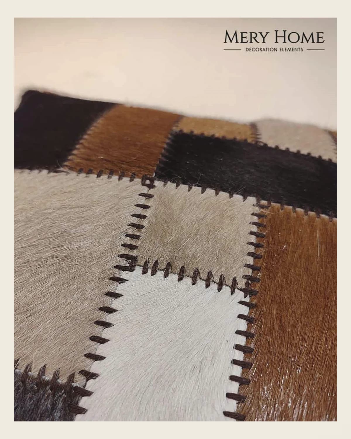 Mora, gemustertes Patchwork-Wurfkissen aus Naturleder – mit Reißverschluss gefülltes, farbenfrohes Dekokissen (45 x 45 cm) — TUTA — 5