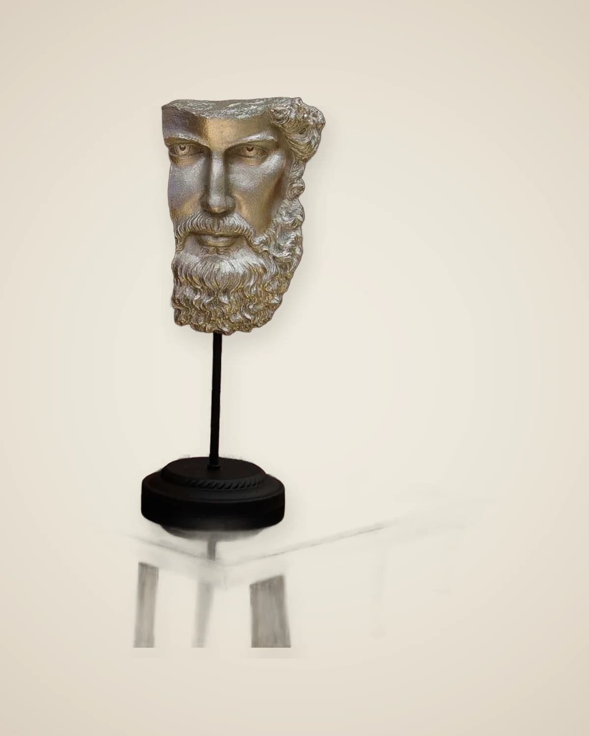 Серебряная декоративная статуэтка Mythman II на тему Зевса — TUTA — 4