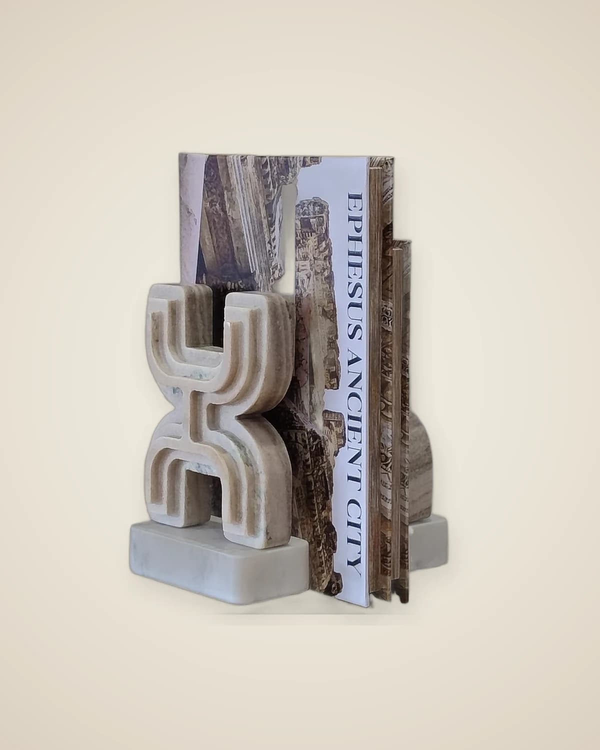 Декоративный объект из мрамора оникса 15x8x24 — TUTA — 2