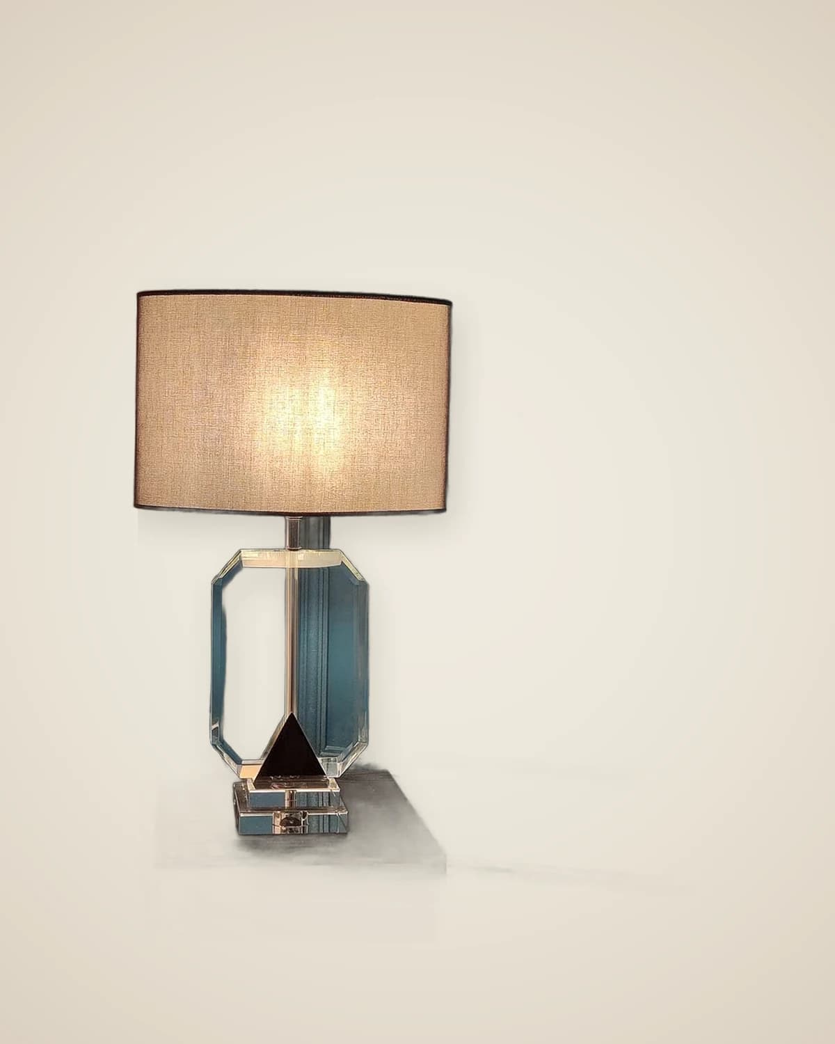 Robert Gold Metall Detaillierter Hut aus Leinenstoff, Kristallglas, luxuriöser und moderner Lampenschirm, Tischlampe — TUTA — 6