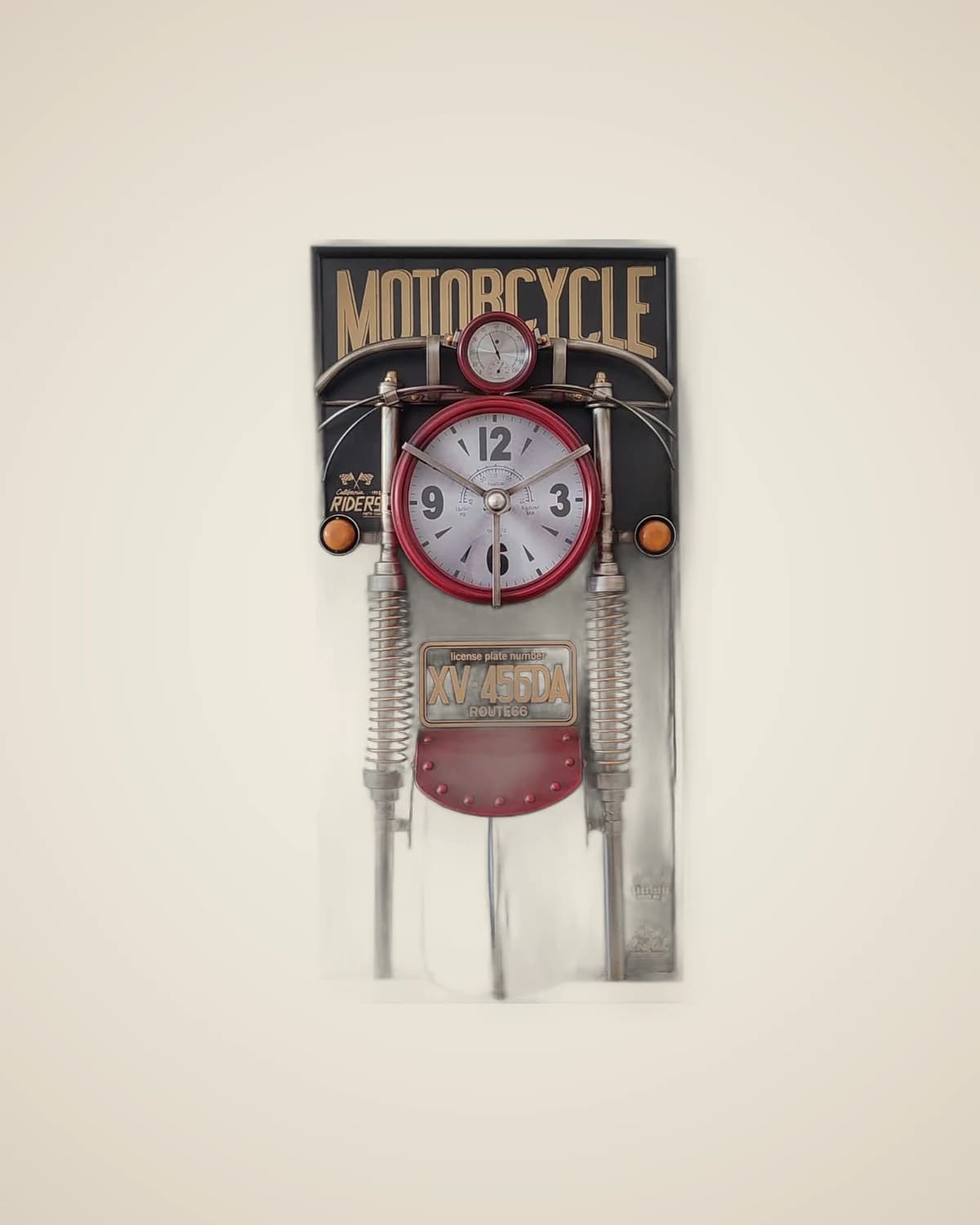 Dekoratives Uhrengemälde im Route66-Stil mit Metall-Motorradfigur im Industriestil R66 — TUTA — 2