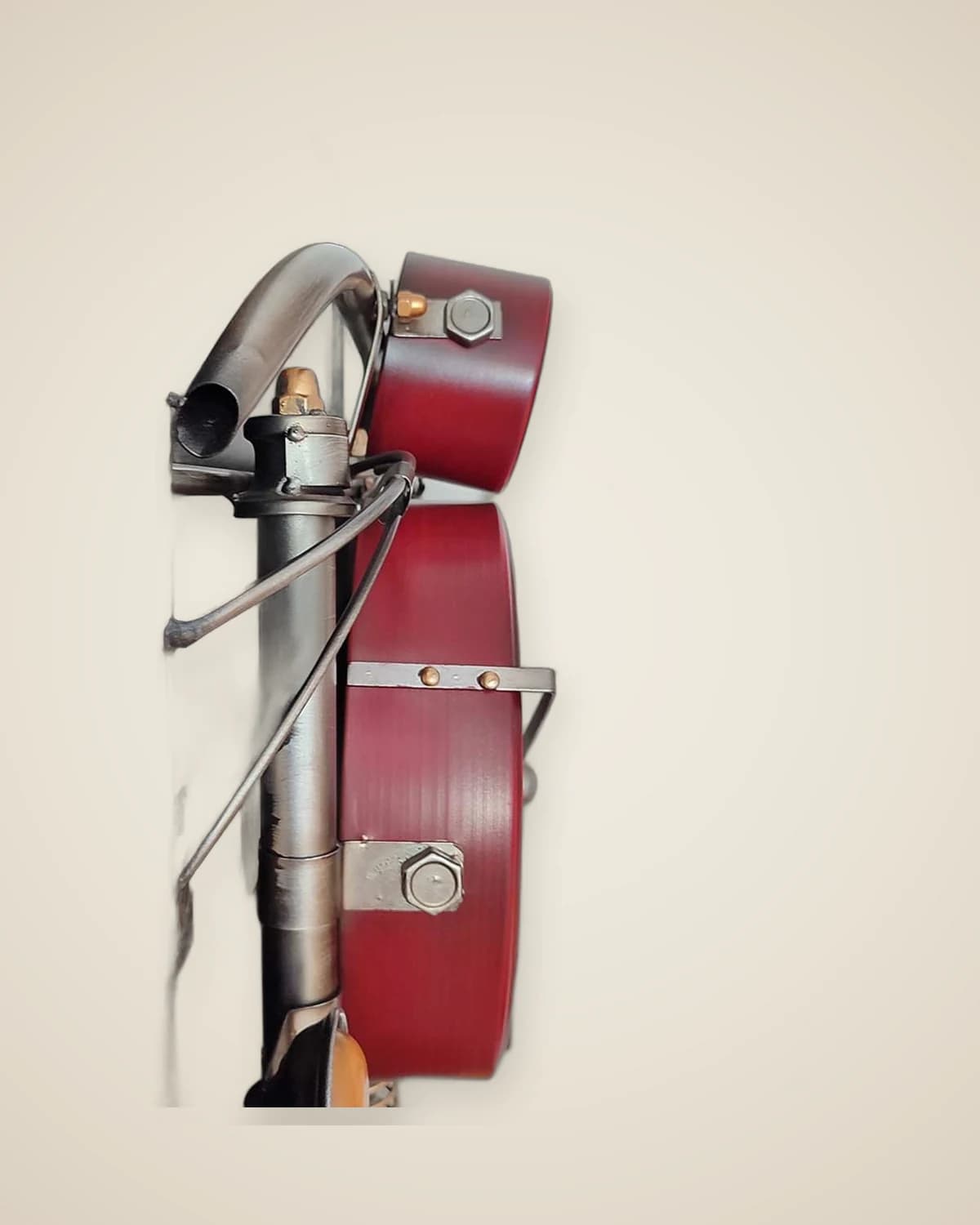 Dekoratives Uhrengemälde im Route66-Stil mit Metall-Motorradfigur im Industriestil R66 — TUTA — 5