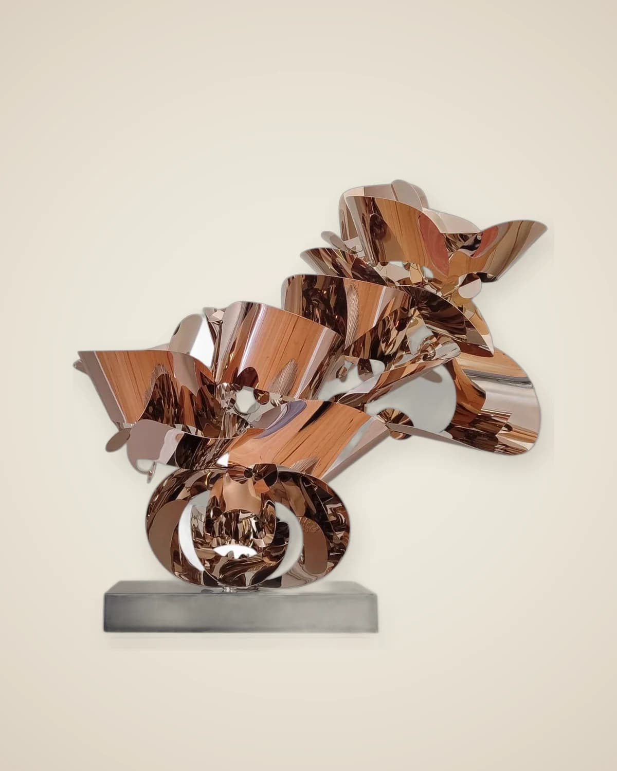 Zenith-Tischzubehör aus Edelstahl mit abstraktem Design — TUTA — 2